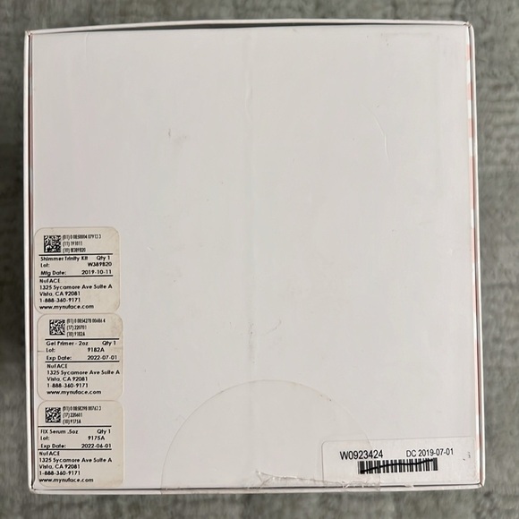 NuFACE Trinity Shimmer All Night Trinity Gift Set in Pink - Picture 12 of 16